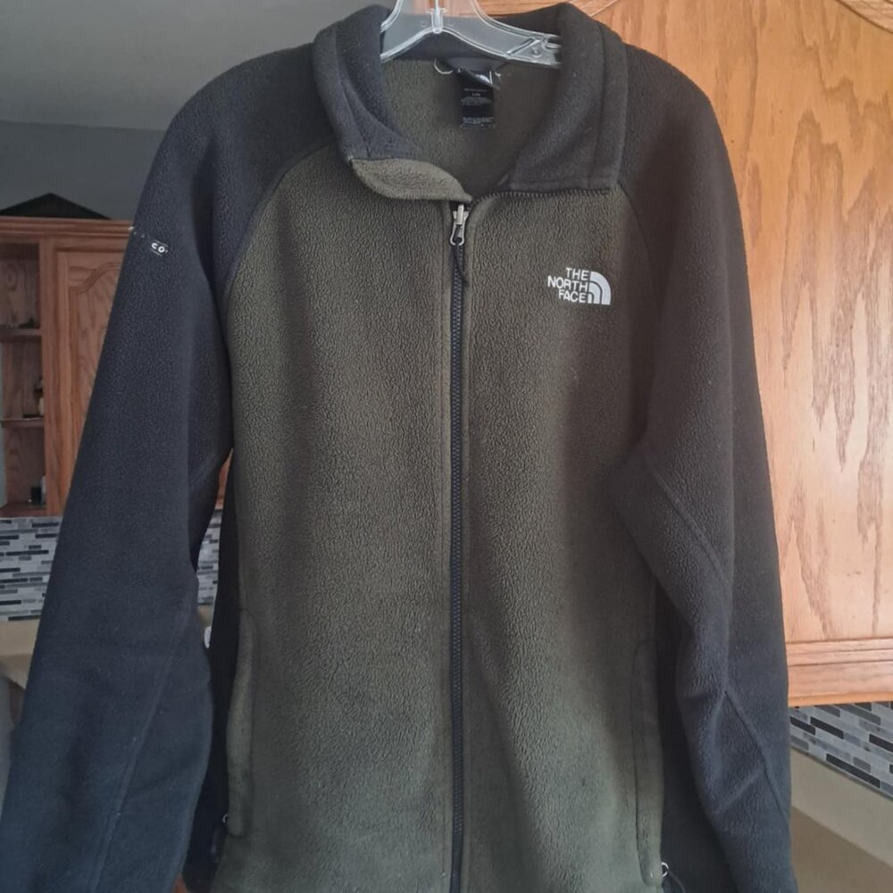 THE NORTH FACE MENS JACKET SIZE   LG